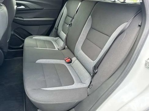 Used 2024 Chevrolet TrailBlazer LS FWD image 22