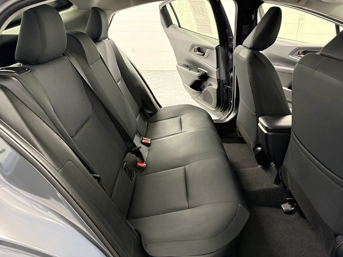 Used 2025 Toyota Prius LE FWD image 12