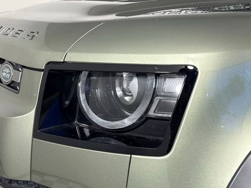 Used 2023 Land Rover Defender 110 X-Dynamic SE image 9