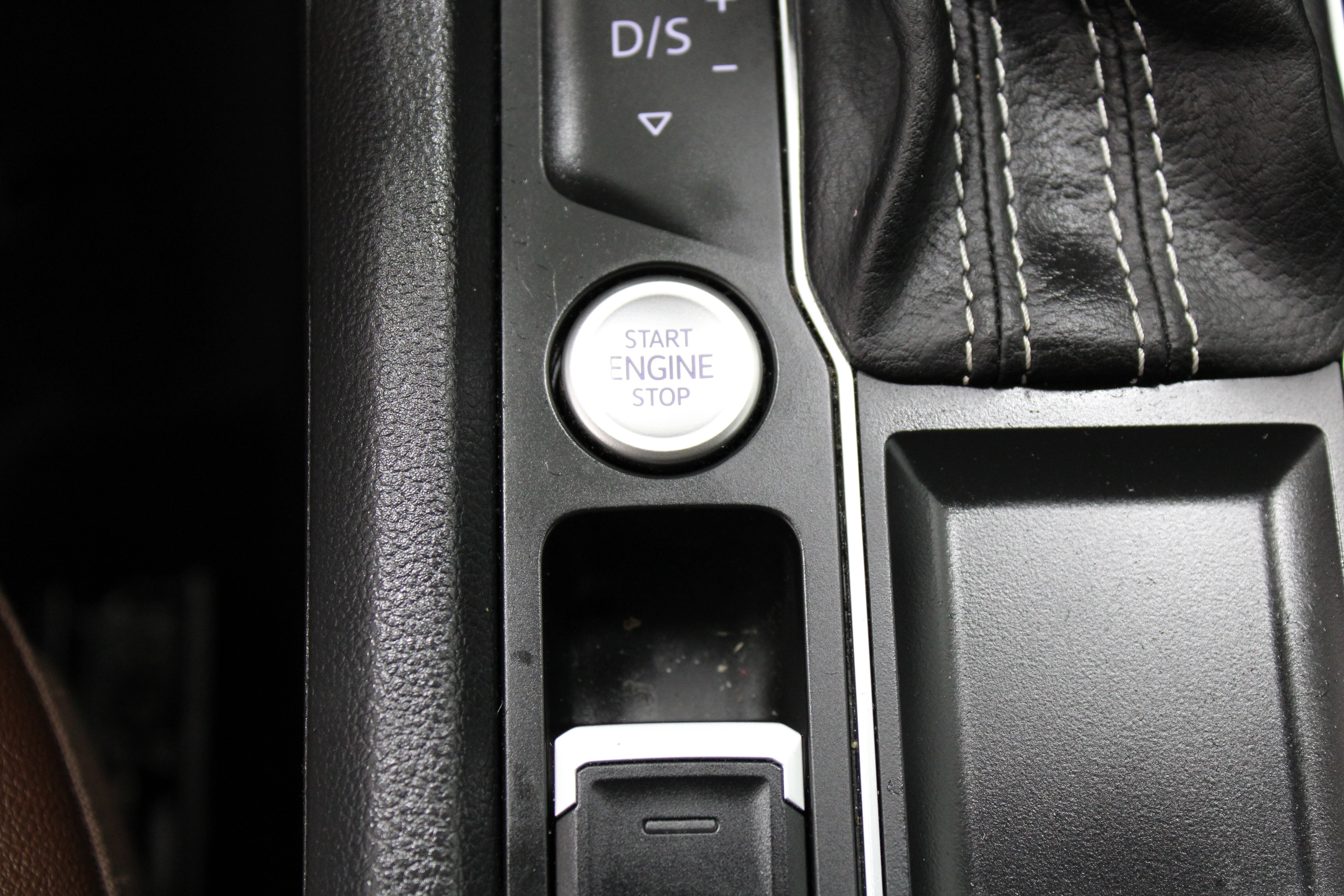 Used 2021 Volkswagen Atlas SE w/ Panoramic Sunroof Package FWD image 18