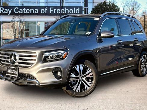 Used 2026 Mercedes-Benz GLB 250 4MATIC image 1