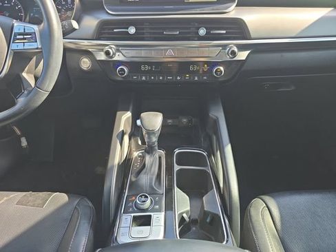 Used 2022 Kia Telluride LX AWD/4WD image 3