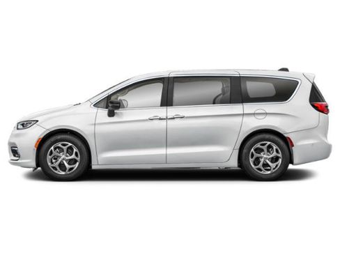 Used 2024 Chrysler Pacifica Limited FWD image 6