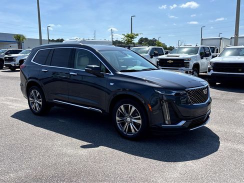 Used 2022 Cadillac XT6 Premium Luxury AWD/4WD image 1