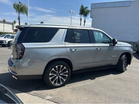 Certified 2025 Chevrolet Tahoe High Country AWD/4WD image 11