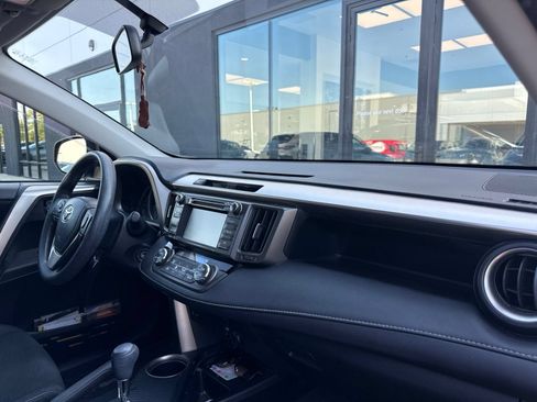 Used 2015 Toyota RAV4 XLE AWD/4WD image 9