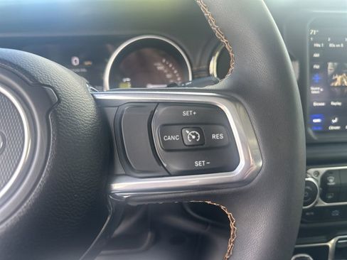 Used 2023 Jeep Wrangler Unlimited Sahara AWD/4WD image 20