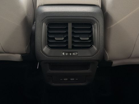 New 2026 Volkswagen Taos SE FWD image 31