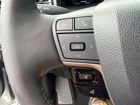 Used 2025 Toyota Camry XLE w/ Premium Plus Package FWD image 28