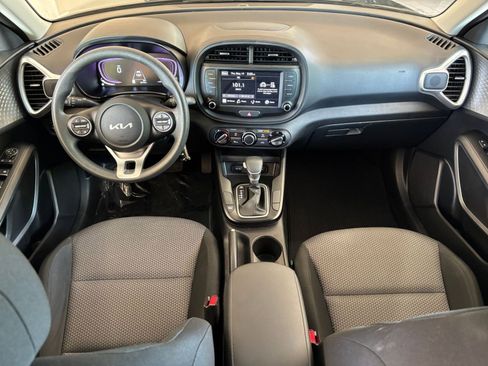 Used 2025 Kia Soul LX w/ LX Technology Package FWD image 31