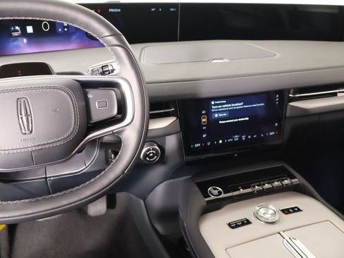New 2026 Lincoln Navigator Premiere AWD/4WD image 5
