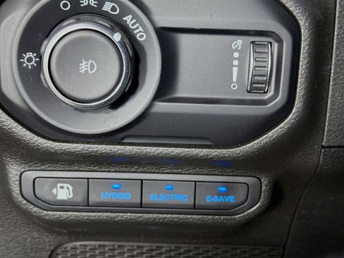 Used 2023 Jeep Wrangler Unlimited Sahara w/ Cold Weather Group AWD/4WD image 17