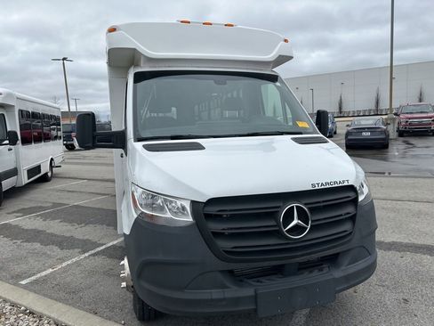 Used 2022 Mercedes-Benz Sprinter 3500 image 2