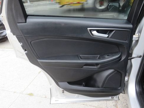 Used 2017 Ford Edge SE w/ Cargo Accessory Package AWD/4WD image 28