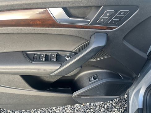 Used 2019 Audi Q5 2.0T Premium Plus w/ Premium Plus Package image 20