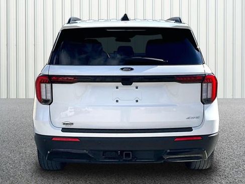 Used 2025 Ford Explorer ST-Line w/ ST-Line Street Pack image 4