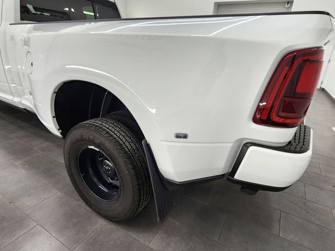 Used 2025 RAM 3500 Laramie image 34