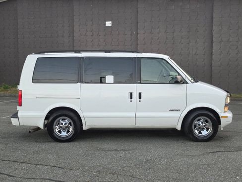 Used 2001 Chevrolet Astro Passenger RWD image 4