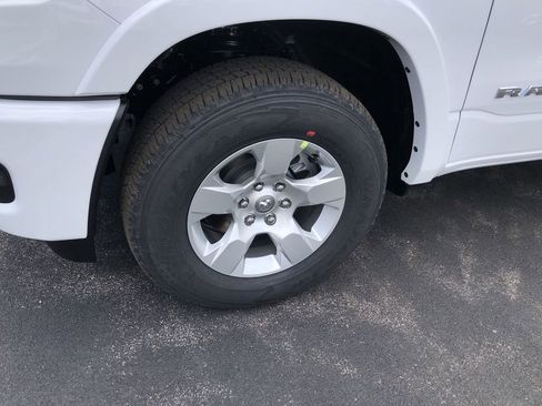 New 2026 RAM 1500 4x4 Crew Cab image 2