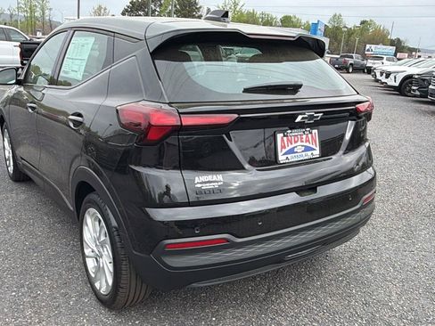 New 2027 Chevrolet Bolt LT w/ Comfort Package FWD image 7