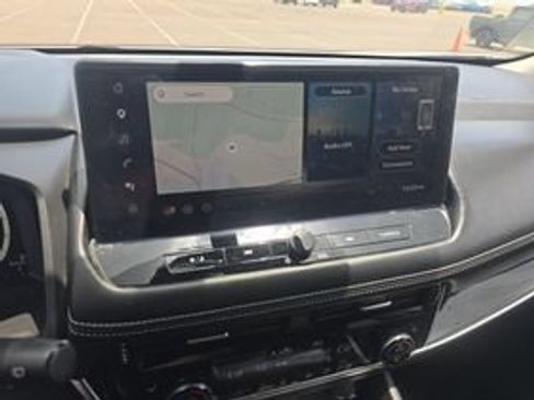 Used 2025 Nissan Rogue SL w/ SL Premium Package FWD image 12