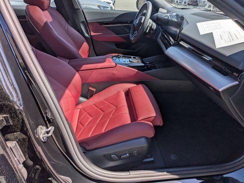 Certified 2026 BMW 530i w/ M Sport Package image 38