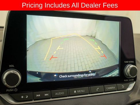 Used 2025 Nissan Sentra SV w/ All-Weather Package FWD image 13