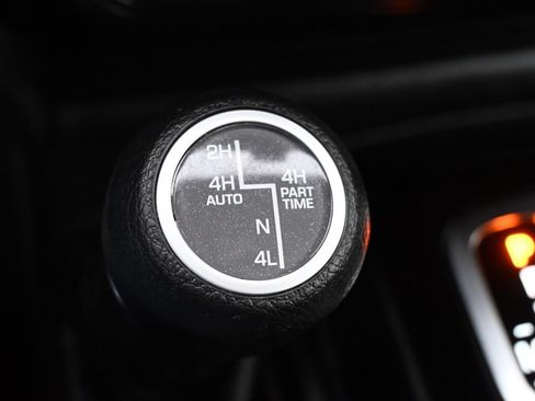 Used 2023 Jeep Gladiator Sport AWD/4WD image 33