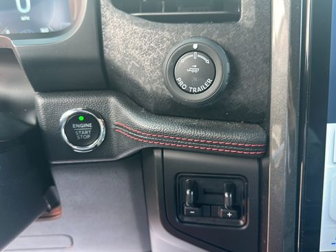 Used 2023 Ford Expedition Limited RWD image 18