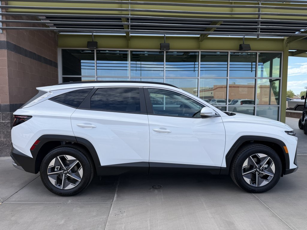 Used 2026 Hyundai Tucson SEL FWD image 9