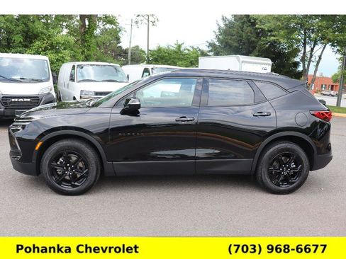 Used 2025 Chevrolet Blazer LT w/ Sound & Technology Package AWD/4WD image 4
