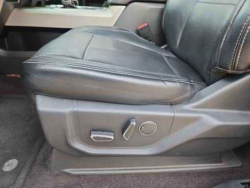 Used 2017 Ford F150 Lariat RWD image 17