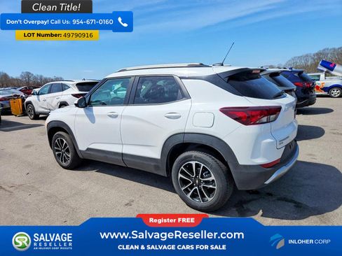 Used 2025 Chevrolet TrailBlazer LT image 3