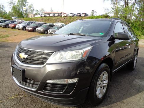 Used 2015 Chevrolet Traverse LS image 1