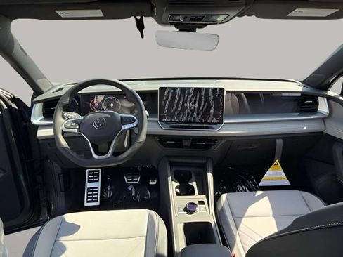 New 2026 Volkswagen Tiguan SE R-Line FWD image 6