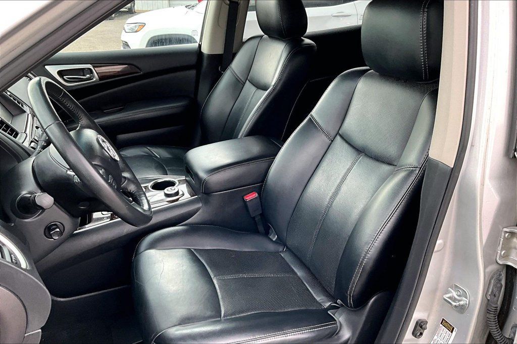 Used 2015 Nissan Pathfinder Platinum FWD image 22
