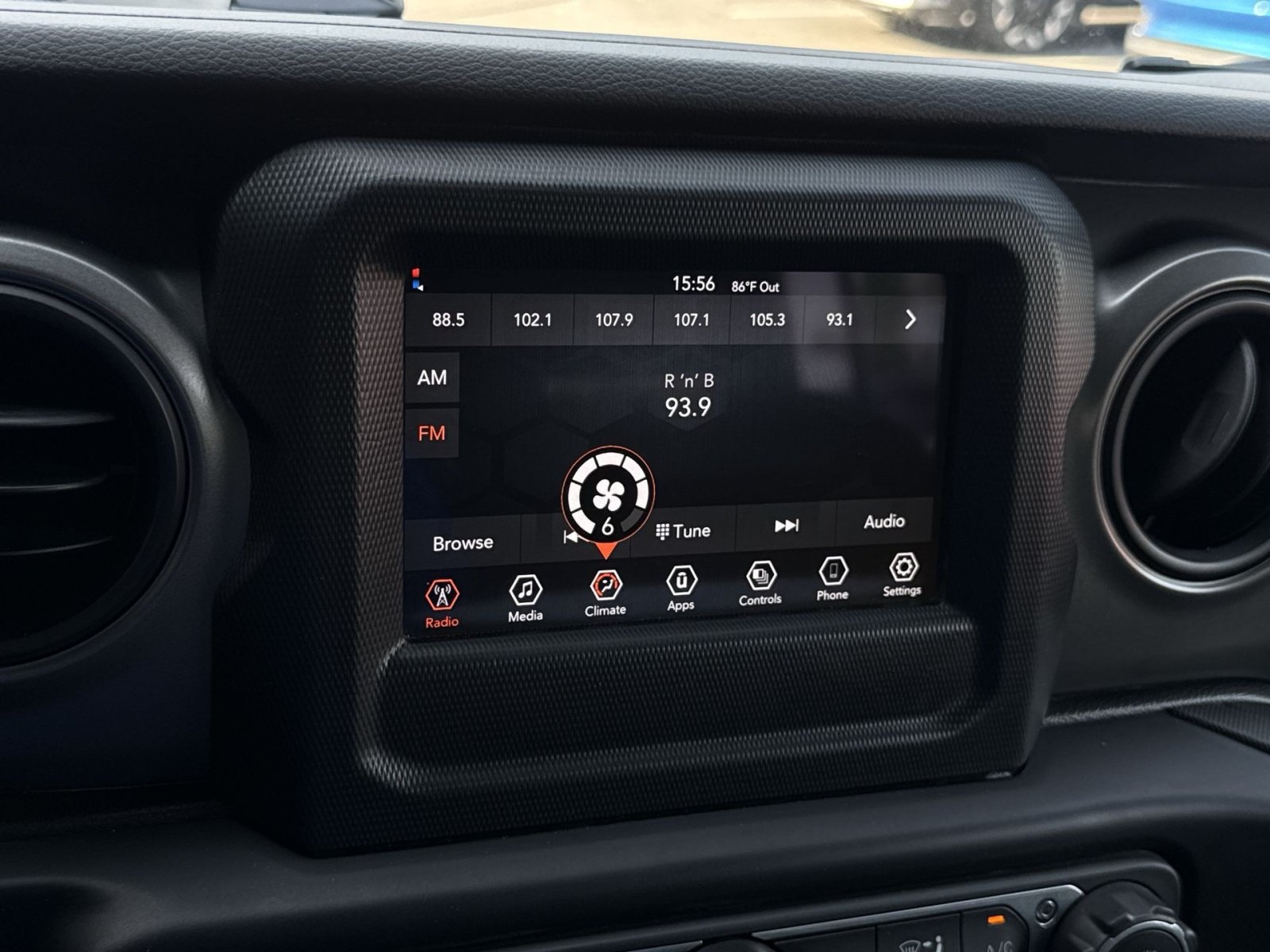 Used 2023 Jeep Wrangler Unlimited Sport AWD/4WD image 16