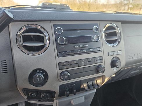 Used 2016 Ford F350 XLT w/ XLT Premium Package image 22