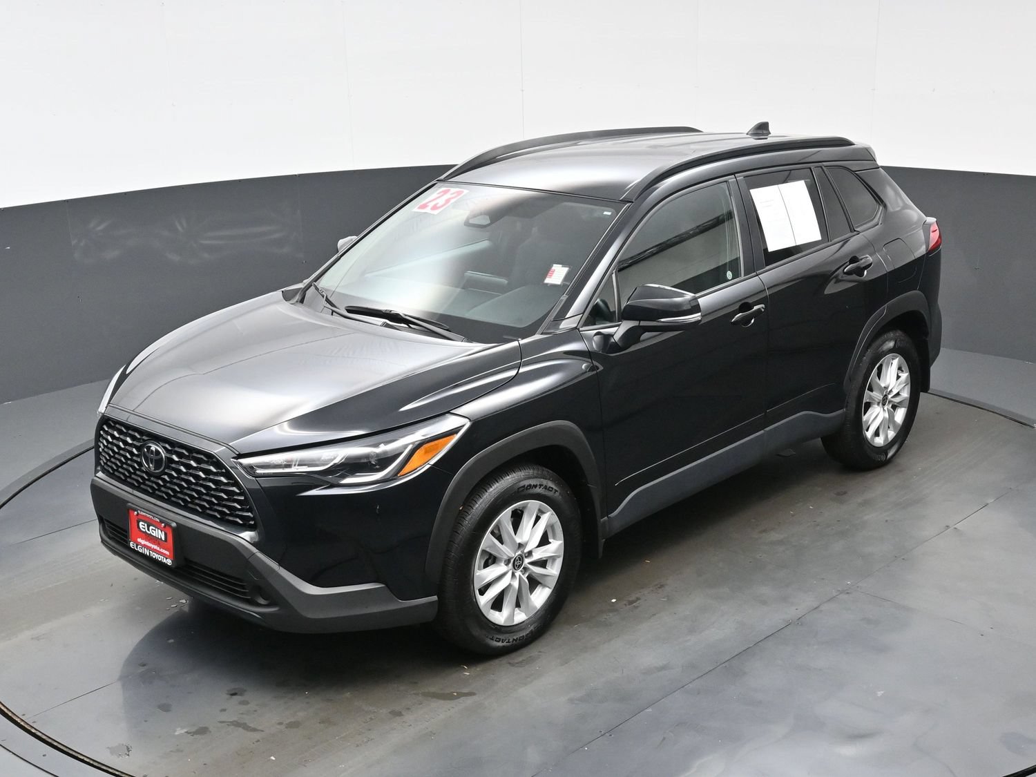 Used 2023 Toyota Corolla Cross LE AWD/4WD image 35