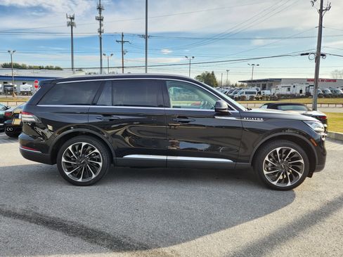 Used 2024 Lincoln Aviator Reserve w/ Equipment Group 201A image 6