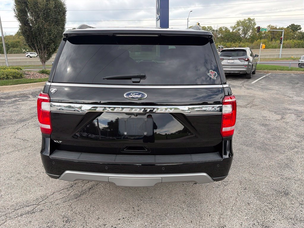 Used 2019 Ford Expedition Max XLT w/ Equipment Group 202A AWD/4WD image 6