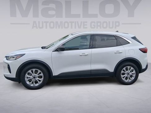 Used 2023 Ford Escape Active w/ Tech Pack #1 AWD/4WD image 2