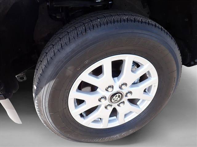 Certified 2025 Toyota Tacoma SR5 AWD/4WD image 7