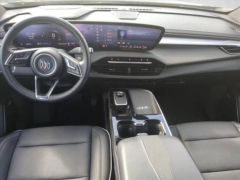 Used 2025 Buick Enclave Preferred FWD image 17