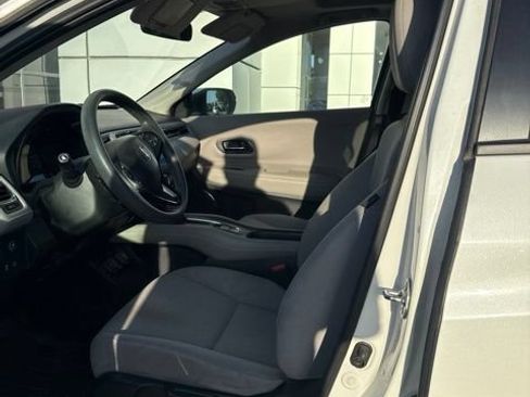 Used 2017 Honda HR-V EX image 5
