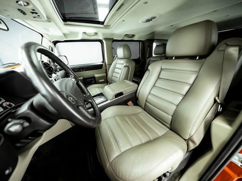 Used 2003 HUMMER H2 Luxury w/ Preferred Equipment Group image 2
