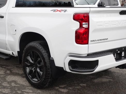 Used 2023 Chevrolet Silverado 1500 Custom image 9