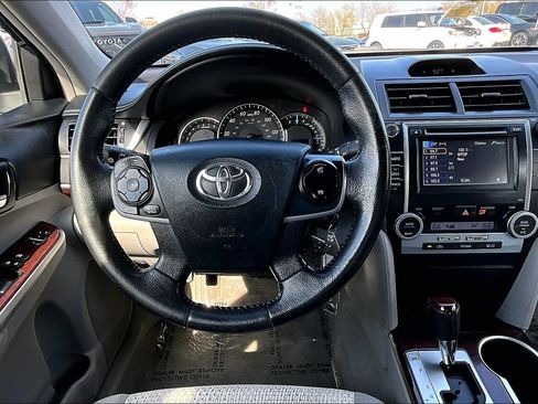 Used 2012 Toyota Camry XLE image 5