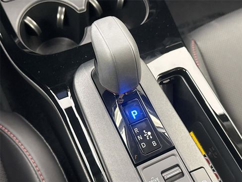 Used 2025 Toyota Prius Plug-In Hybrid FWD image 25