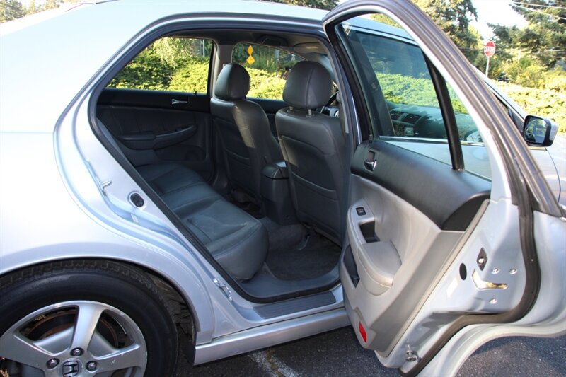 Used 2005 Honda Accord Hybrid Sedan image 6